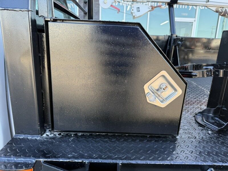 2016 Chevrolet 3500HD 4x4 Flatbed w/ Crane Work Truck Collinsville OK