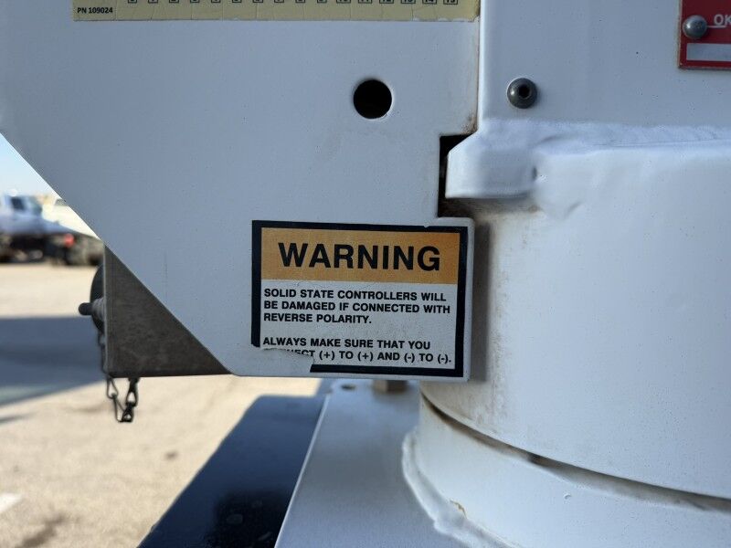 2016 Chevrolet 3500HD 4x4 Flatbed w/ Crane Work Truck Collinsville OK