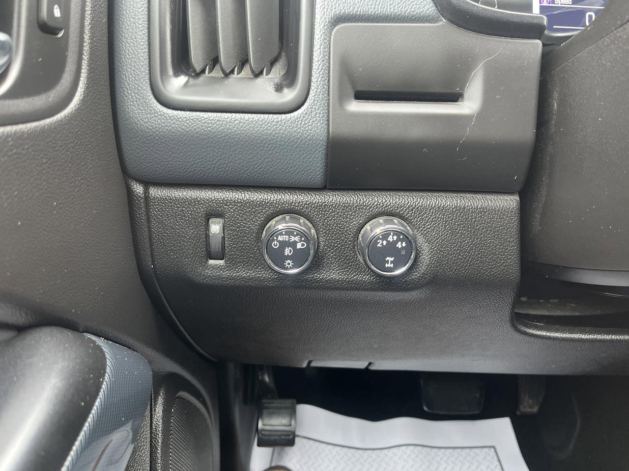 2016 Chevrolet Colorado Z71 Crew Cab 4WD 3.6L Heavy-DutyTraileringPkg w/Nav Bose HeatedSeats FloorLiners Saukville WI