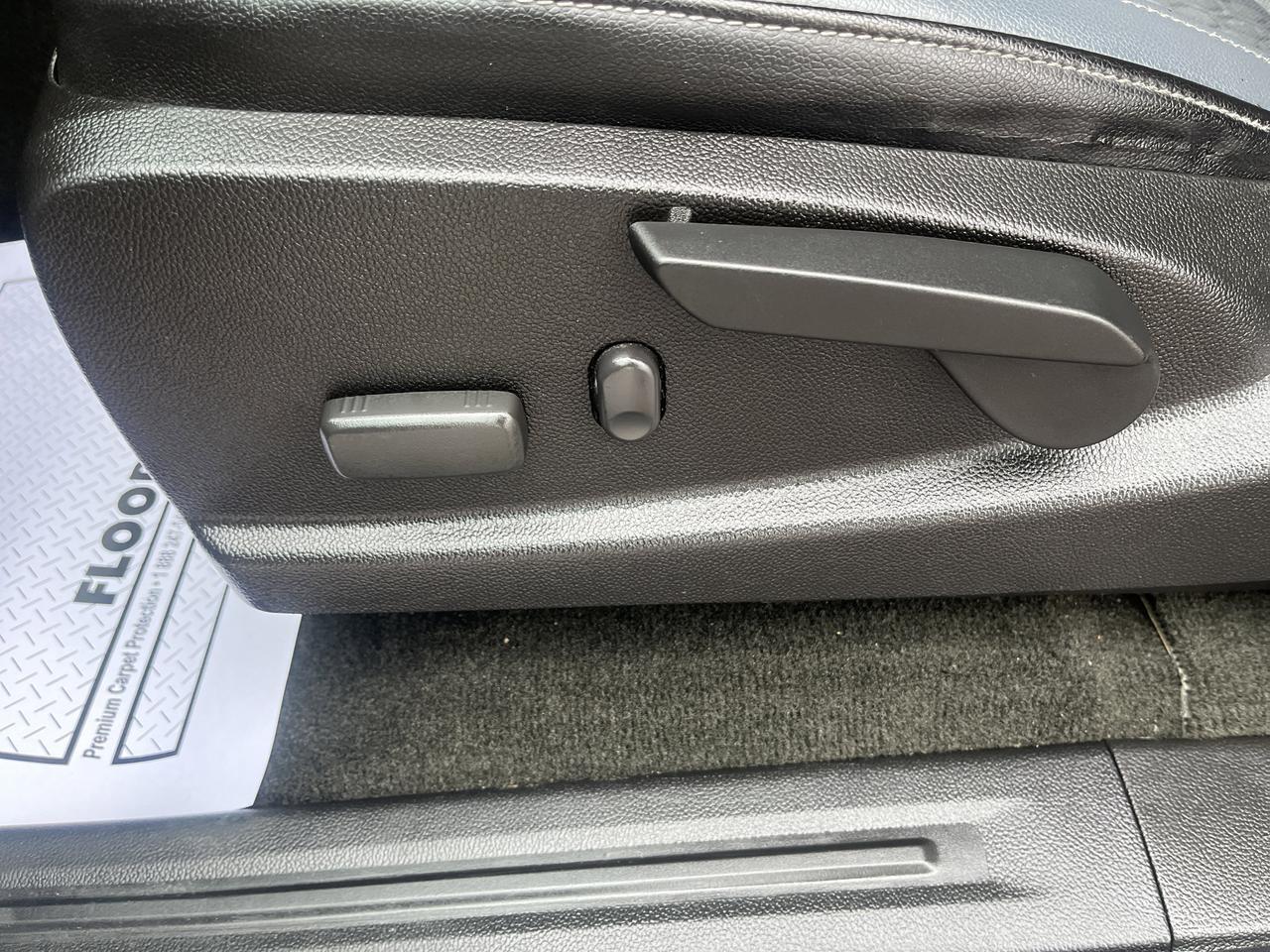 2016 Chevrolet Colorado Z71 Crew Cab 4WD 3.6L Heavy-DutyTraileringPkg w/Nav Bose HeatedSeats FloorLiners Saukville WI