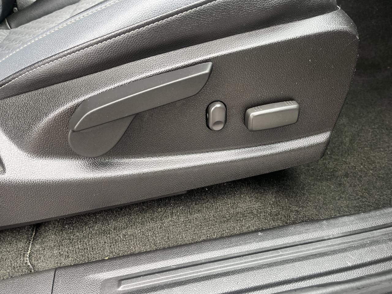 2016 Chevrolet Colorado Z71 Crew Cab 4WD 3.6L Heavy-DutyTraileringPkg w/Nav Bose HeatedSeats FloorLiners Saukville WI