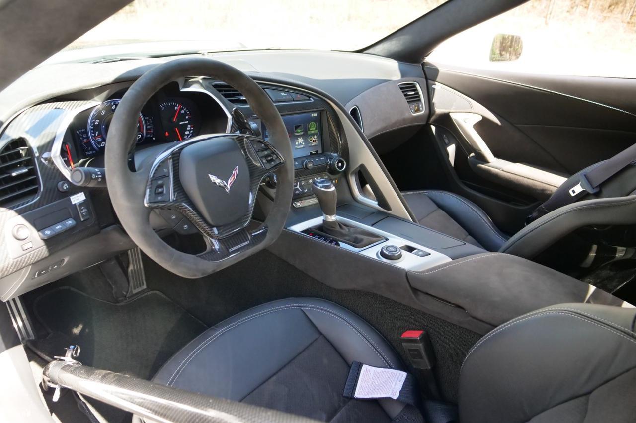 2016 Chevrolet Corvette Z06 3LZ Convertible photo 3