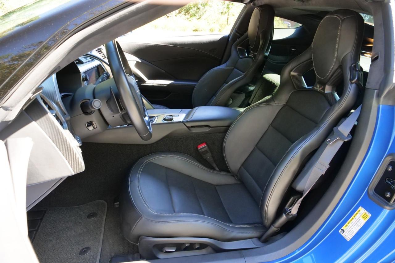 2016 Chevrolet Corvette Z51 3LT photo 2