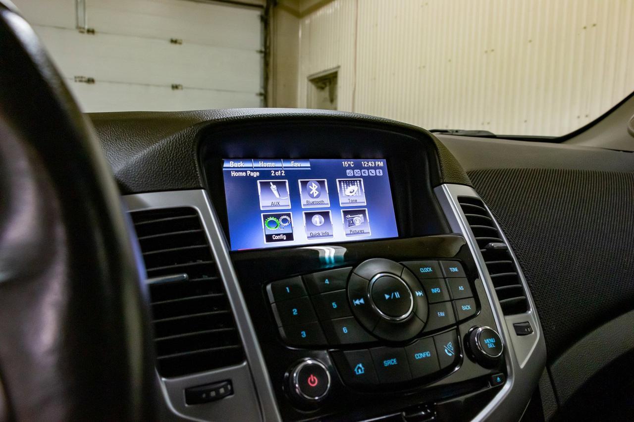 2016 Chevrolet Cruze Limited LT Leather Roof BCam Red Deer AB