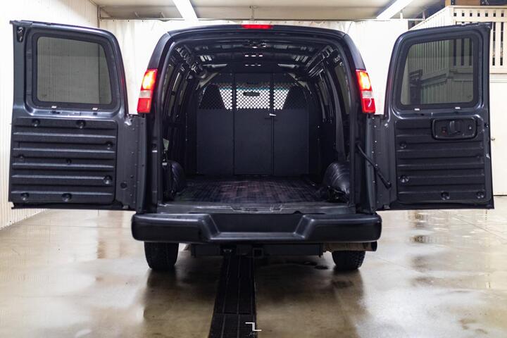 2016 Chevrolet Express 2500 Cargo Van Diesel Red Deer AB 2016 Chevrolet Express 2500 Cargo Van Diesel Red Deer AB