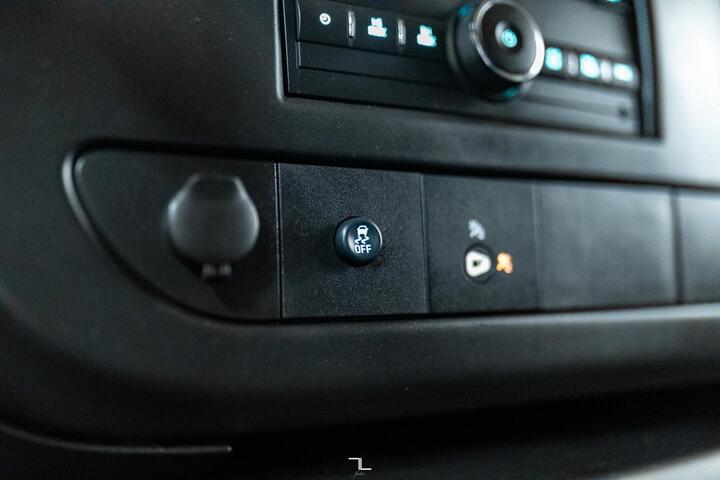 2016 Chevrolet Express 2500 Cargo Van Diesel Red Deer AB 2016 Chevrolet Express 2500 Cargo Van Diesel Red Deer AB