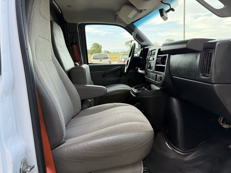 2016 Chevrolet Express 3500 Box Van 83k mi's Collinsville OK