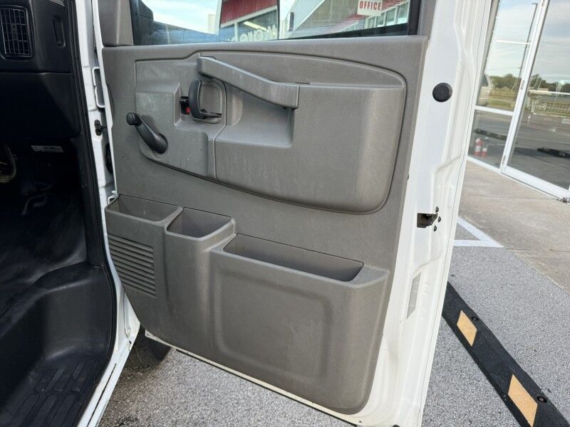 2016 Chevrolet Express 3500 Box Van 83k mi's Collinsville OK