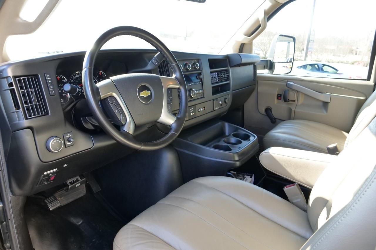 2016 Chevrolet Express 3500 Box Van / Duramax V8 Diesel / DRW / 13FT Box! Lincolnton NC