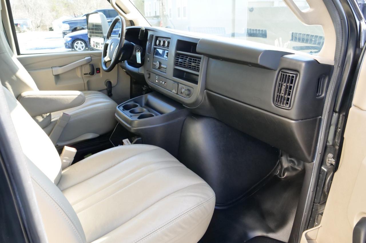 2016 Chevrolet Express 3500 Box Van / Duramax V8 Diesel / DRW / 13FT Box! Lincolnton NC