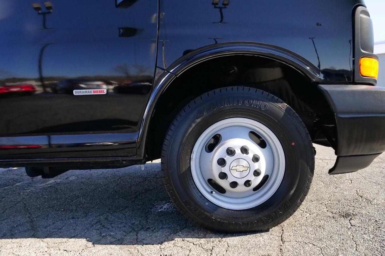 2016 Chevrolet Express 3500 Box Van / Duramax V8 Diesel / DRW / 13FT Box! Lincolnton NC