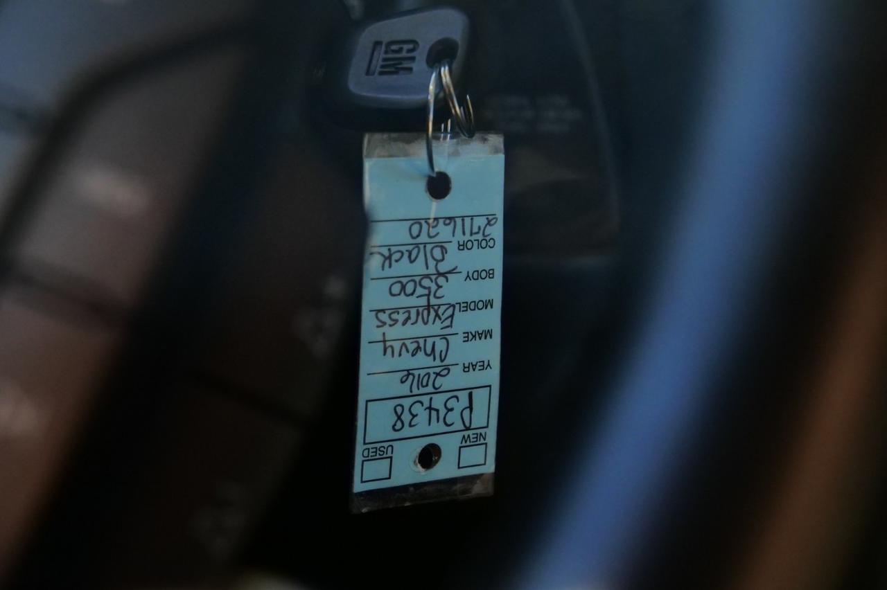 2016 Chevrolet Express 3500 Box Van / Duramax V8 Diesel / DRW / 13FT Box! Lincolnton NC