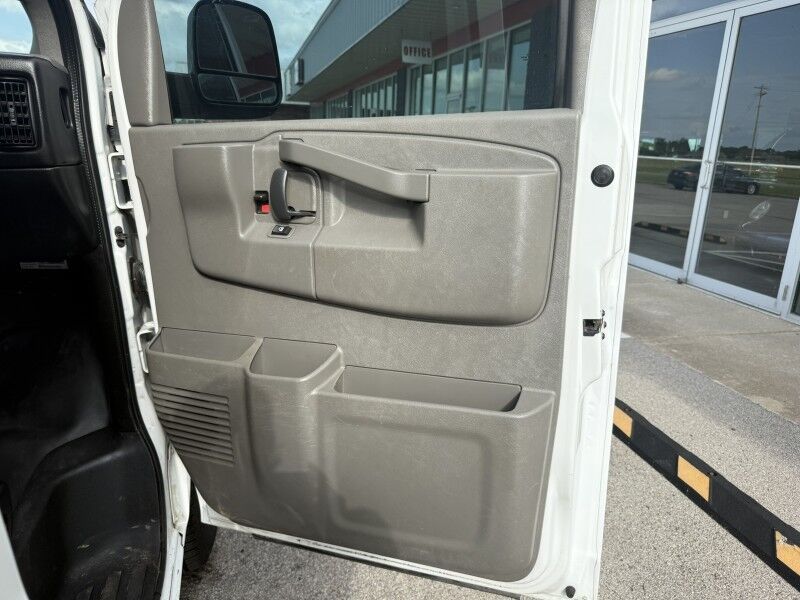 2016 Chevrolet Express G2500 Cargo Van Collinsville OK
