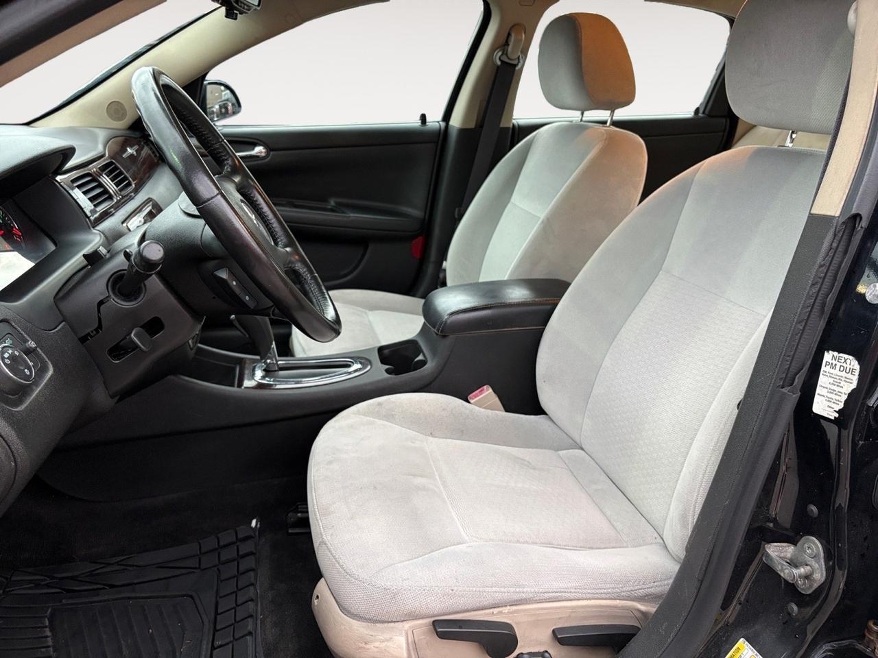 2016 Chevrolet Impala Limited (fleet-only) LT, REMOTE START, AUX PORT, POWER SEATS, KEYLESS ENTRY, ALL WEATHER FLOOR MATS, LOW MILEAGE, THIS CAR IS READY TO RIDE ON THE ROAD!