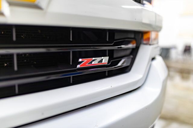 2016 Chevrolet Silverado 1500 4x4 Crew Cab LT Z71 BCam 6&quot; Lift Red Deer AB