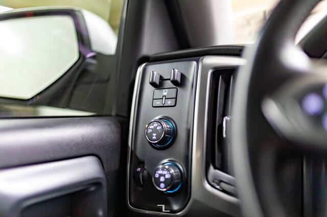 2016 Chevrolet Silverado 1500 4x4 Crew Cab LT Z71 BCam 6&quot; Lift Red Deer AB