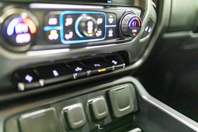 2016 Chevrolet Silverado 1500 4x4 Crew Cab LT Z71 BCam 6&quot; Lift Red Deer AB