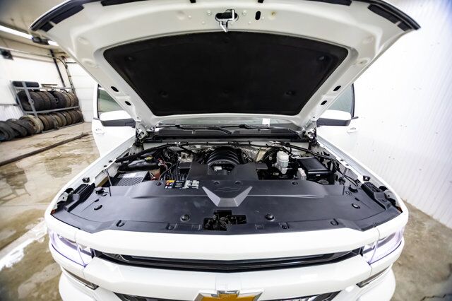 2016 Chevrolet Silverado 1500 4x4 Crew Cab LT Z71 BCam 6&quot; Lift Red Deer AB