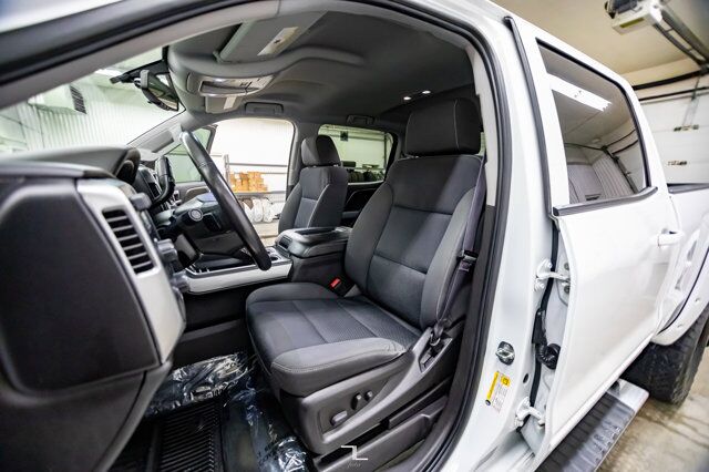 2016 Chevrolet Silverado 1500 4x4 Crew Cab LT Z71 BCam 6&quot; Lift Red Deer AB