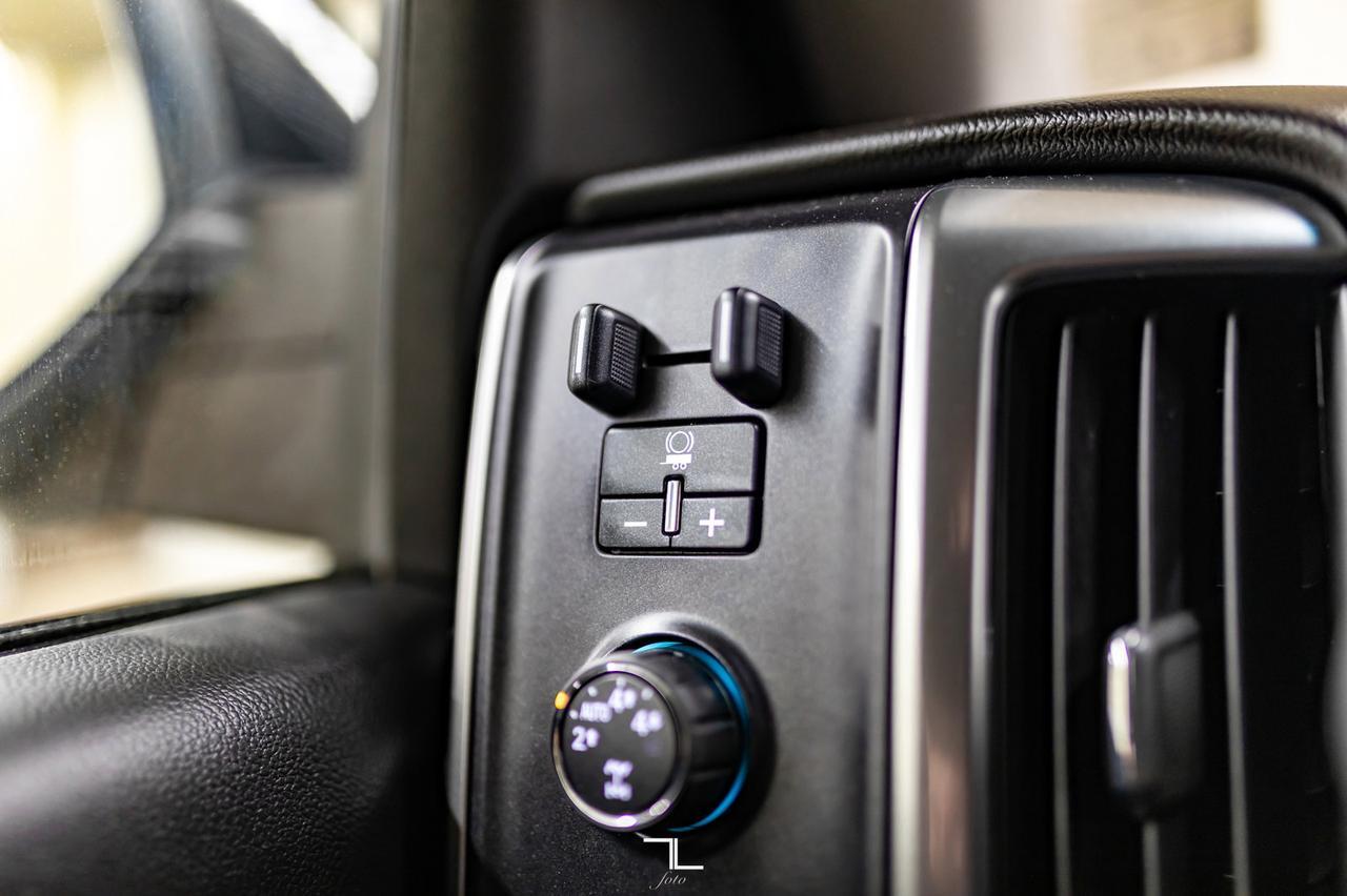 2016 Chevrolet Silverado 1500 4x4 Crew Cab LT Z71 BCam Hseat Red Deer AB