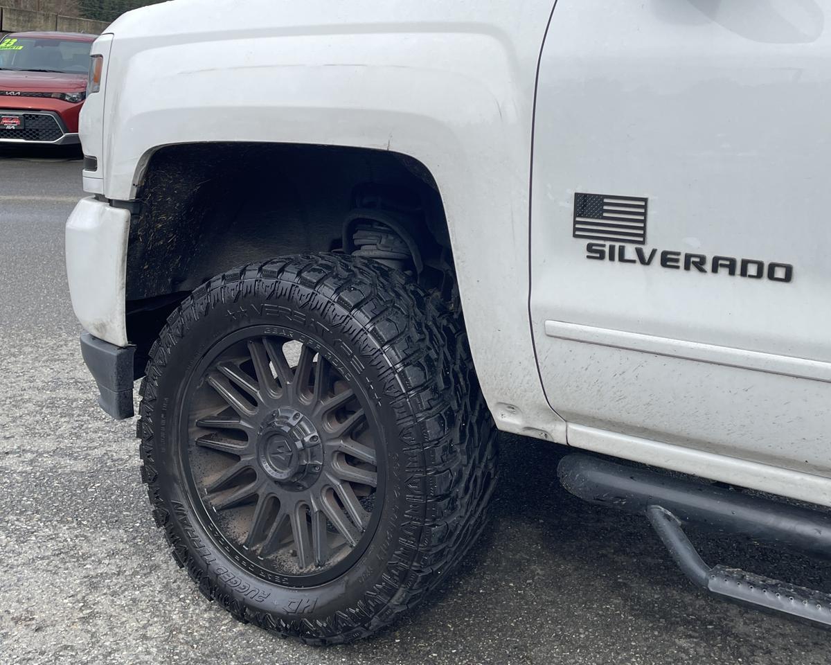 2016 Chevrolet Silverado 1500 Crew Cab Z71 LT Pickup 4D 5 3/4 ft