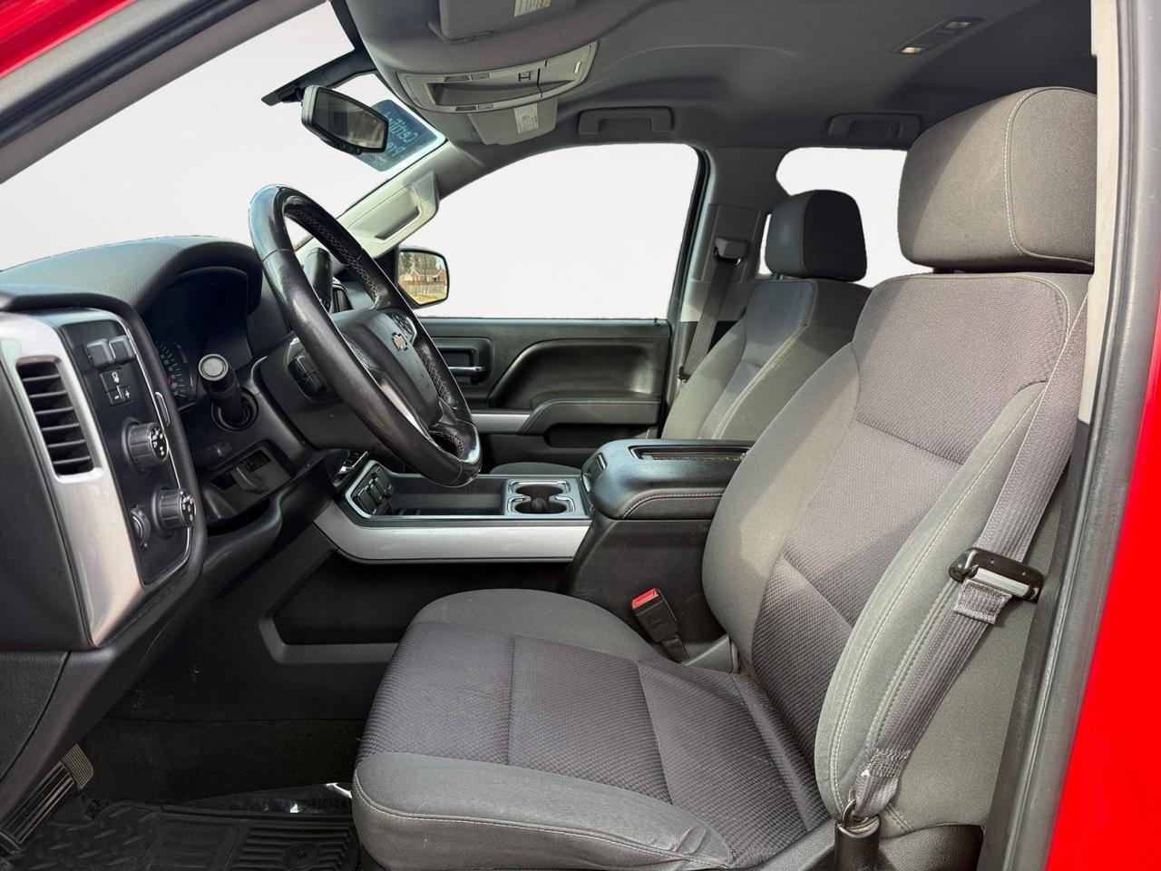 2016 Chevrolet Silverado 1500 LT, HEATED SEATS, BLUETOOTH, REAR BUMPER STEP, TOW PACKAGE, RUNNING BOARDS, BACKUP CAMERA, POWER MIRRORS, KEYLESS ENTRY, COME AND TEST DRIVE THIS CHEVROLET SILVERADO 1500 TODAY!