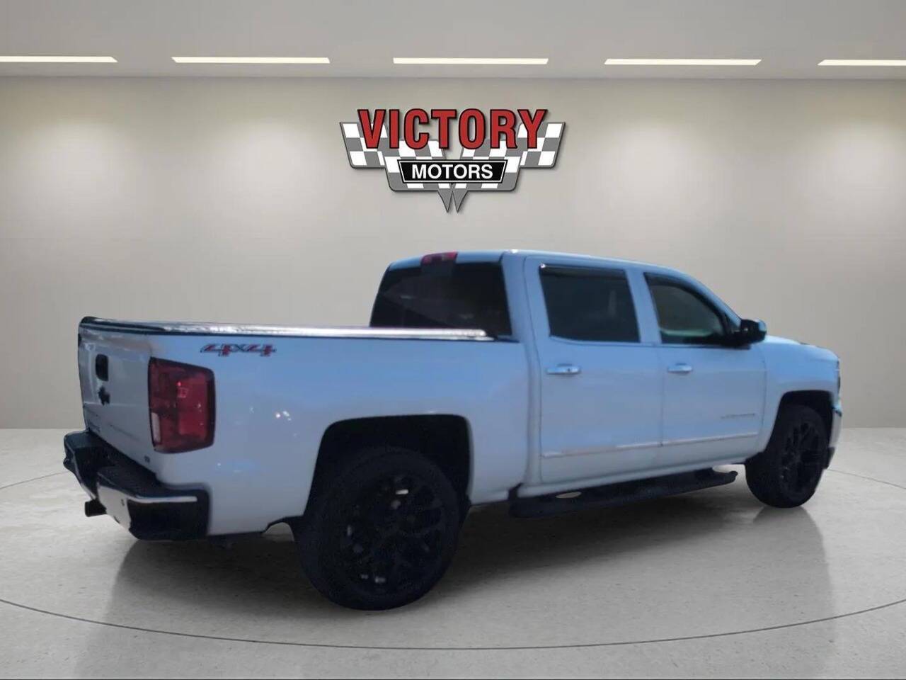2016 Chevrolet Silverado 1500 LTZ 4x4 4dr Crew Cab 5.8 ft. SB Chesterfield MI