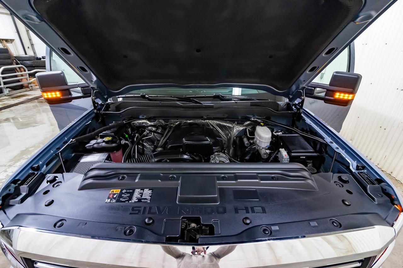 2016 Chevrolet Silverado 2500HD 4x4 Crew Cab LT Nav BCam Red Deer AB