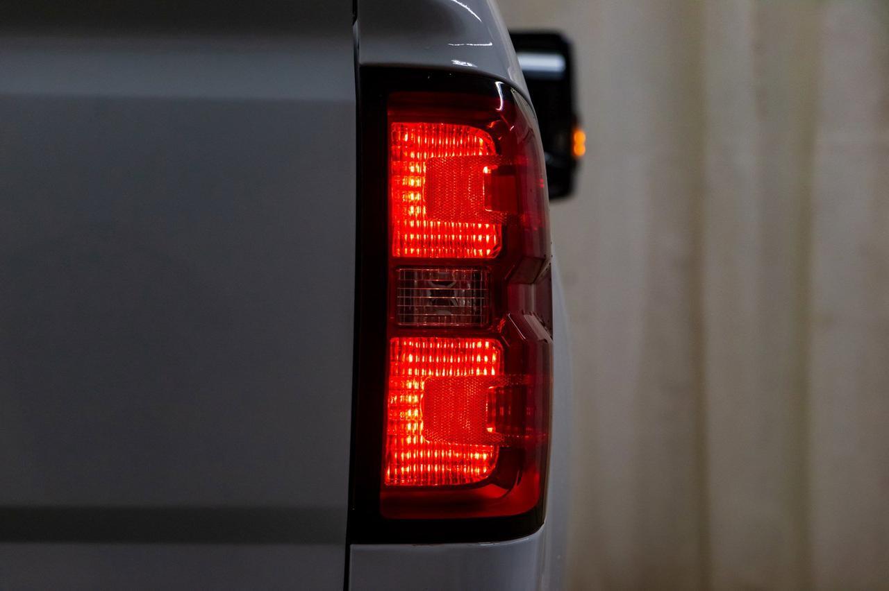 2016 Chevrolet Silverado 2500HD 4x4 Crew Cab LT Z71 Nav BCam Red Deer AB