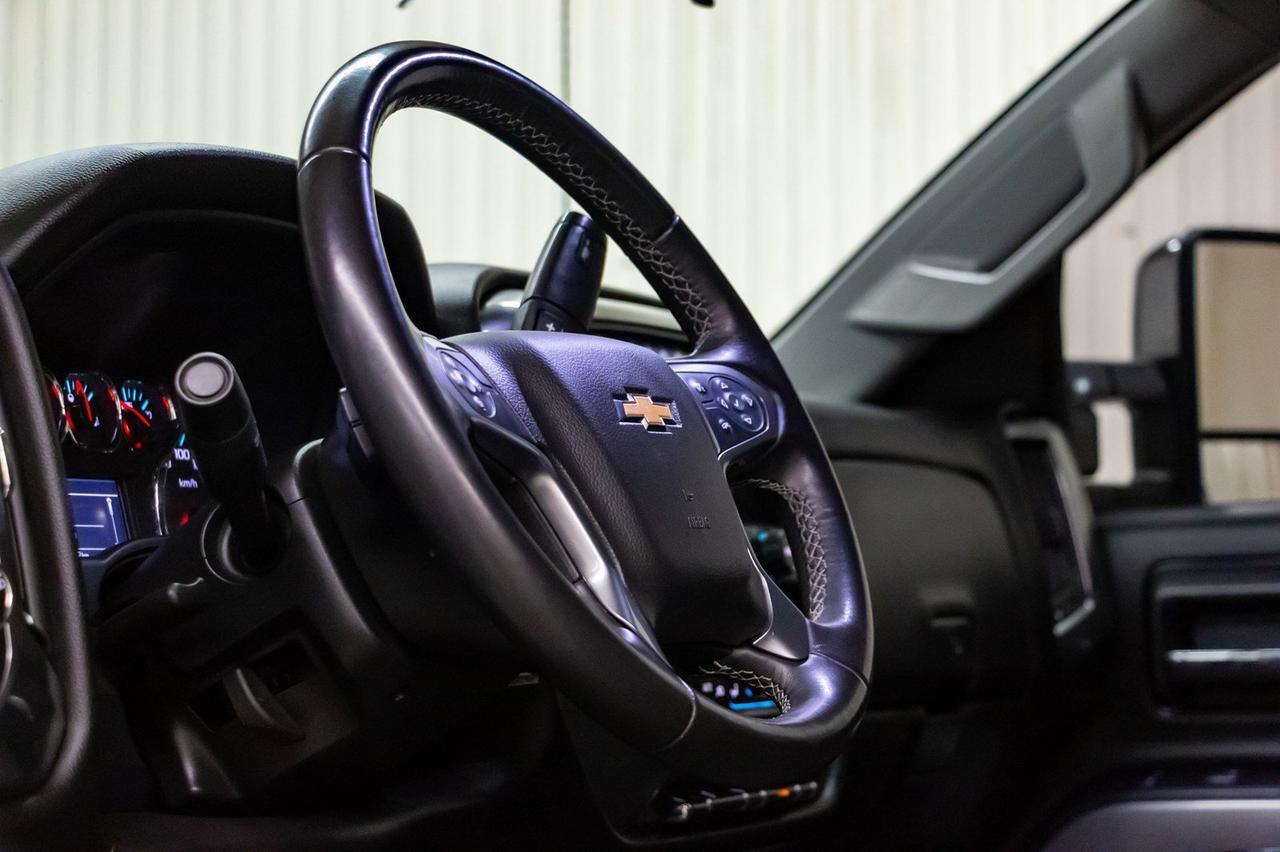 2016 Chevrolet Silverado 2500HD 4x4 Crew Cab LT Z71 Nav BCam Red Deer AB