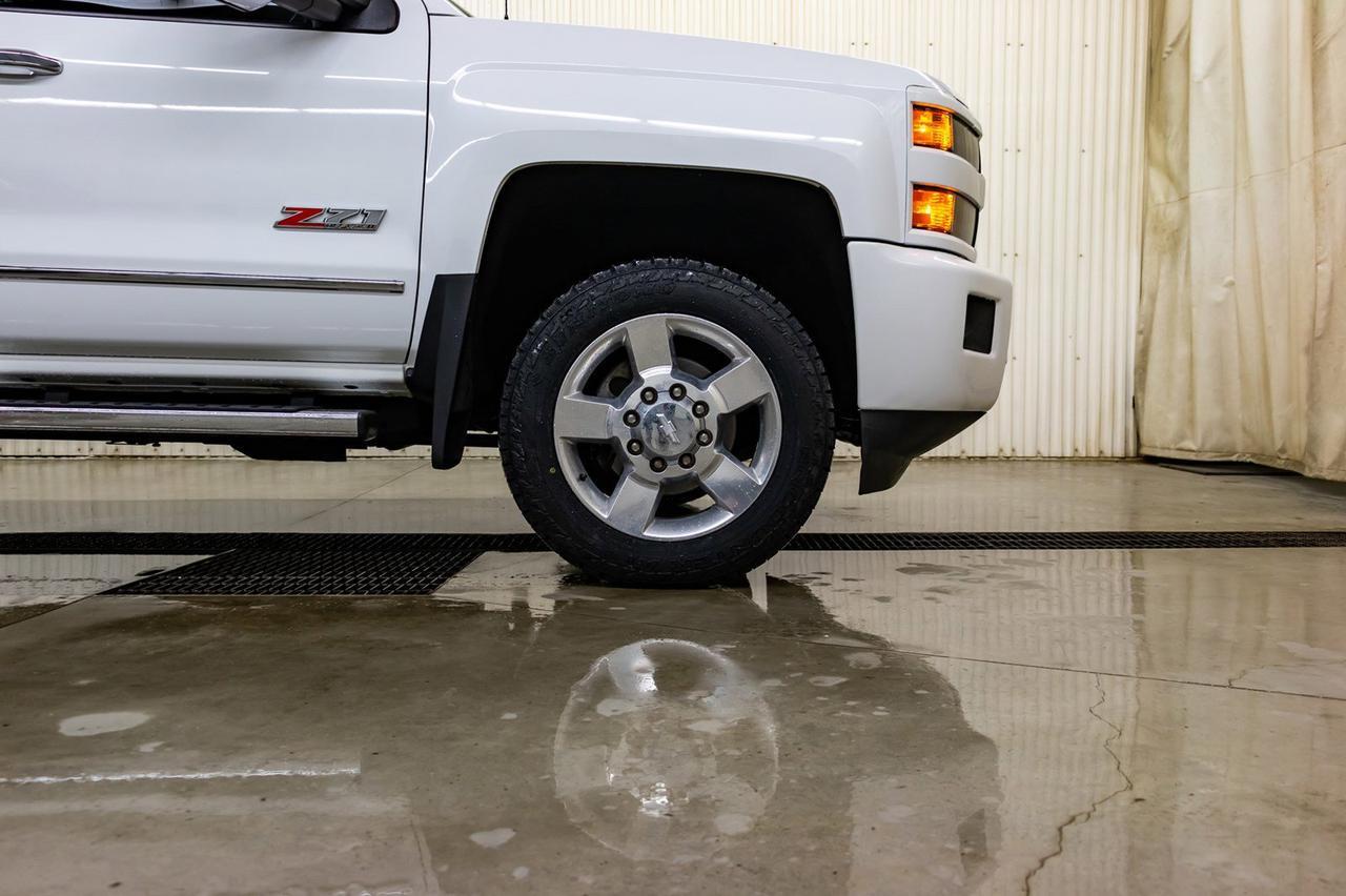 2016 Chevrolet Silverado 2500HD 4x4 Crew Cab LT Z71 Nav BCam Red Deer AB