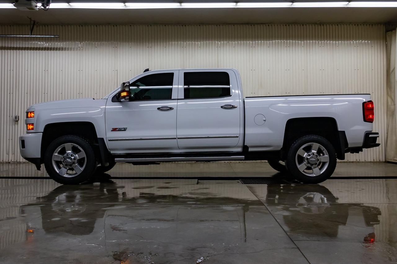 2016 Chevrolet Silverado 2500HD 4x4 Crew Cab LT Z71 Nav BCam Red Deer AB
