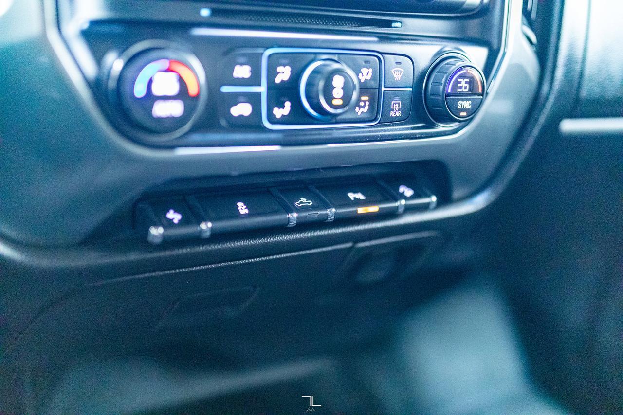 2016 Chevrolet Silverado 2500HD 4x4 Crew Cab LT Z71 PSeat BCam Red Deer AB