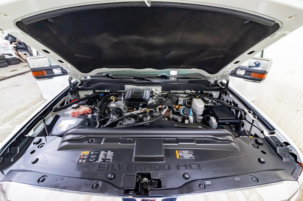 2016 Chevrolet Silverado 2500HD 4x4 Crew Cab LTZ Z71 Diesel Leather Roof BCam Red Deer AB