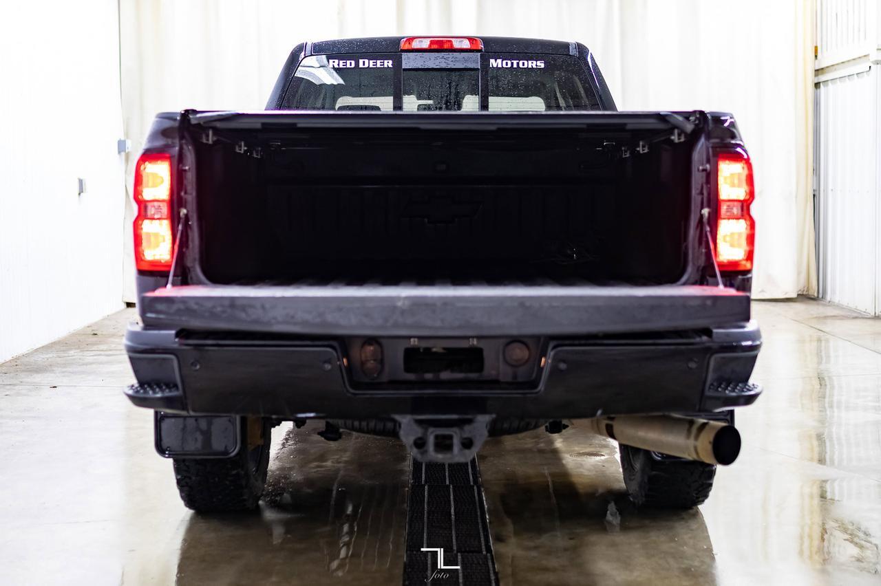 2016 Chevrolet Silverado 2500HD 4x4 Crew Cab LTZ Z71 Diesel Leather Roof Nav Red Deer AB