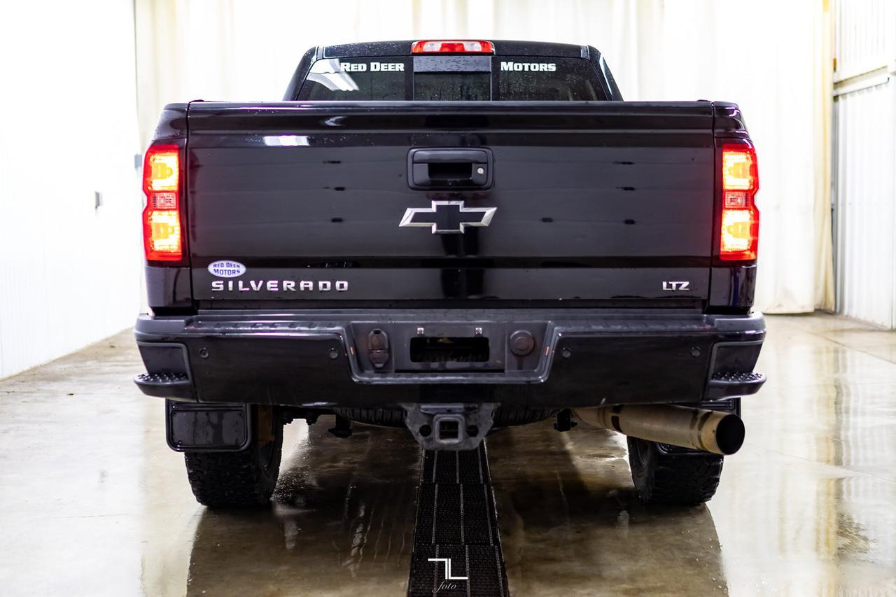 2016 Chevrolet Silverado 2500HD 4x4 Crew Cab LTZ Z71 Diesel Leather Roof Nav Red Deer AB