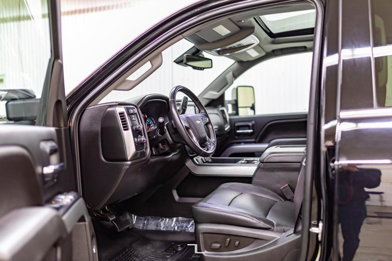 2016 Chevrolet Silverado 2500HD 4x4 Crew Cab LTZ Z71 Diesel Leather Roof Nav Red Deer AB