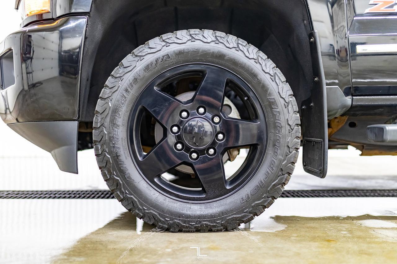 2016 Chevrolet Silverado 2500HD 4x4 Crew Cab LTZ Z71 Diesel Leather Roof Nav Red Deer AB