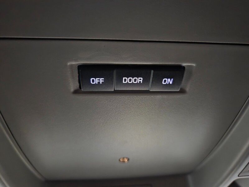 2016 Chevrolet Silverado 2500HD LT 4WD 6.0L V8 Vortec Touch Screen Backup Camera FREE WARRANTY Arlington TX