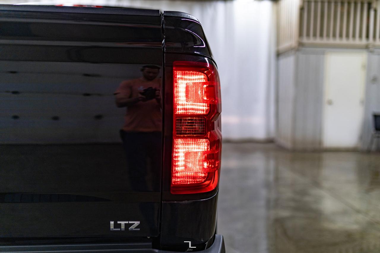 2016 Chevrolet Silverado 3500HD 4x4 Crew Cab LTZ Z71 Diesel Leather Roof Nav Red Deer AB