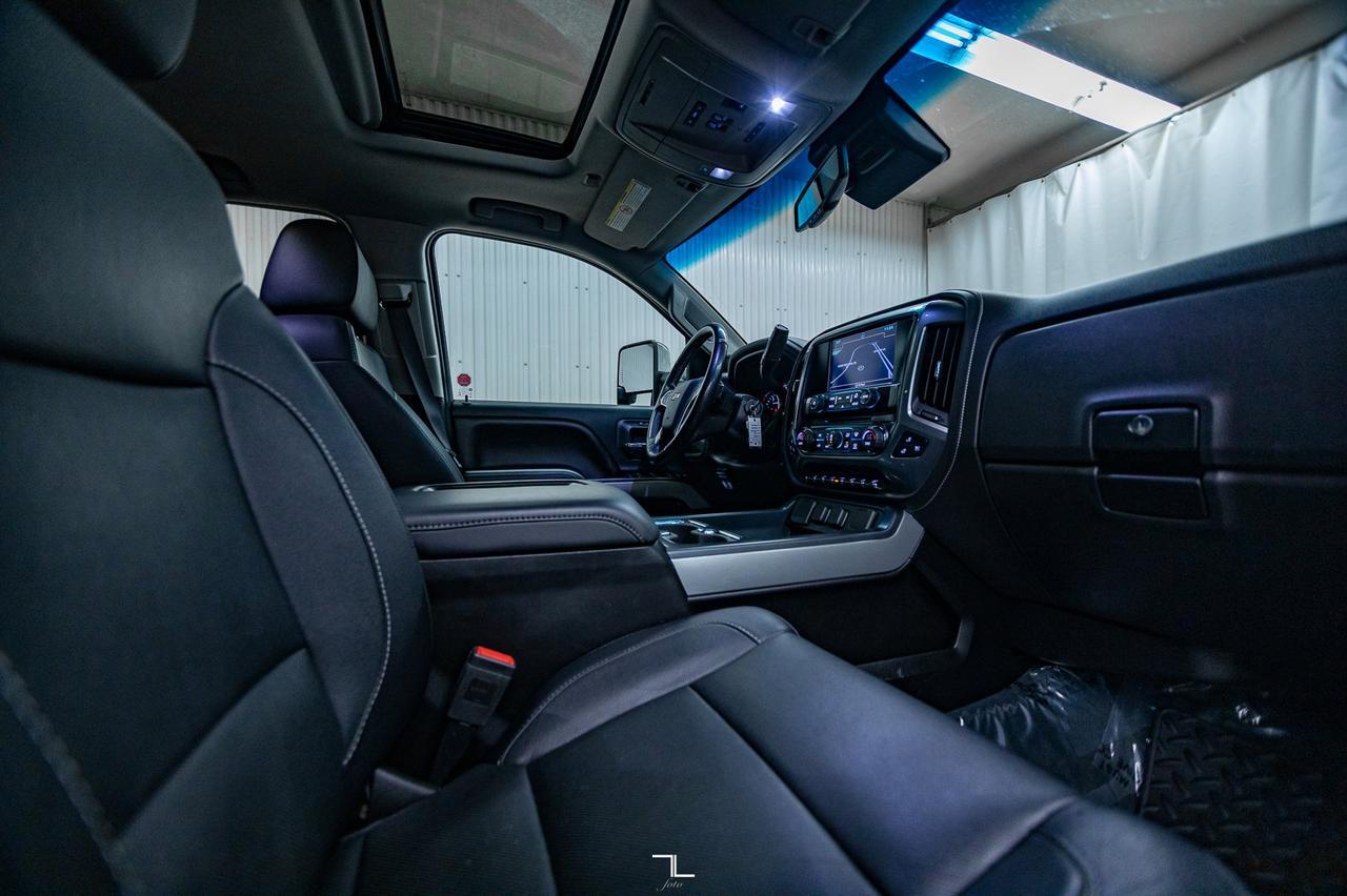 2016 Chevrolet Silverado 3500HD 4x4 Crew Cab LTZ Z71 Diesel Leather Roof Nav Red Deer AB