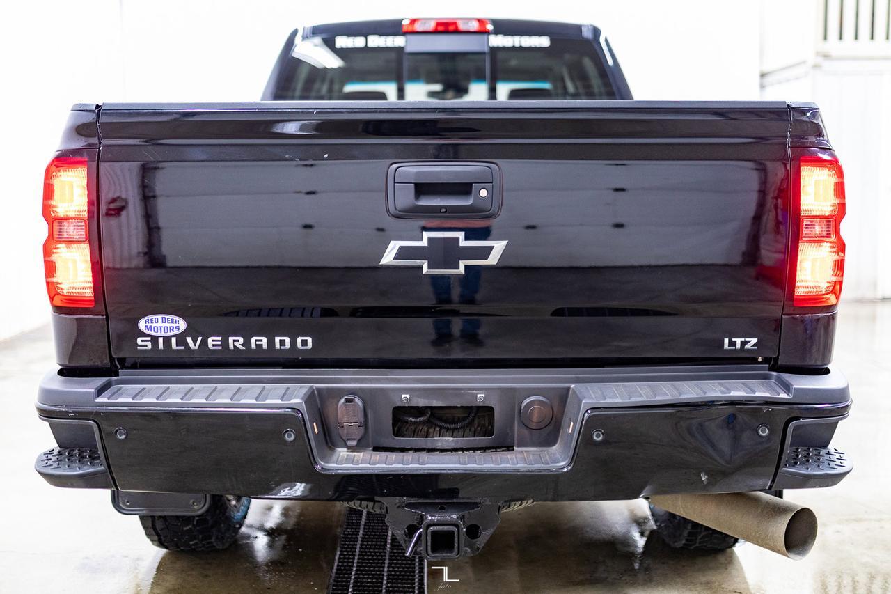 2016 Chevrolet Silverado 3500HD 4x4 Crew Cab LTZ Z71 Diesel Leather Roof Nav Red Deer AB