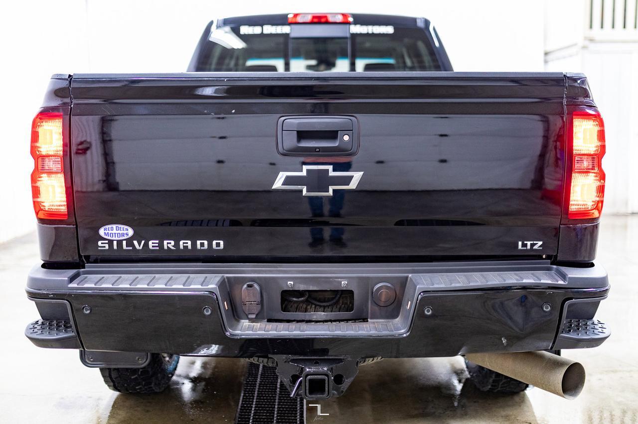 2016 Chevrolet Silverado 3500HD 4x4 Crew Cab LTZ Z71 Diesel Leather Roof Nav Red Deer AB