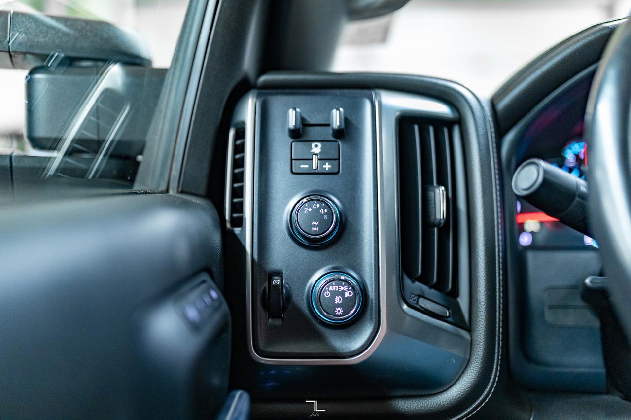 2016 Chevrolet Silverado 3500HD 4x4 Crew Cab LTZ Z71 Diesel Leather Roof Nav Red Deer AB