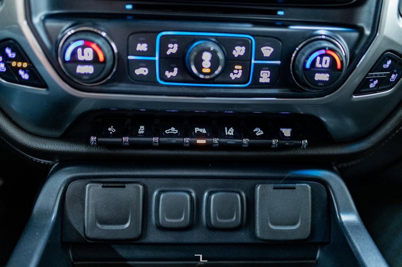 2016 Chevrolet Silverado 3500HD 4x4 Crew Cab LTZ Z71 Diesel Leather Roof Nav Red Deer AB