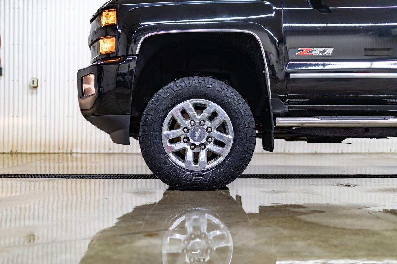 2016 Chevrolet Silverado 3500HD 4x4 Crew Cab LTZ Z71 Diesel Leather Roof Nav Red Deer AB