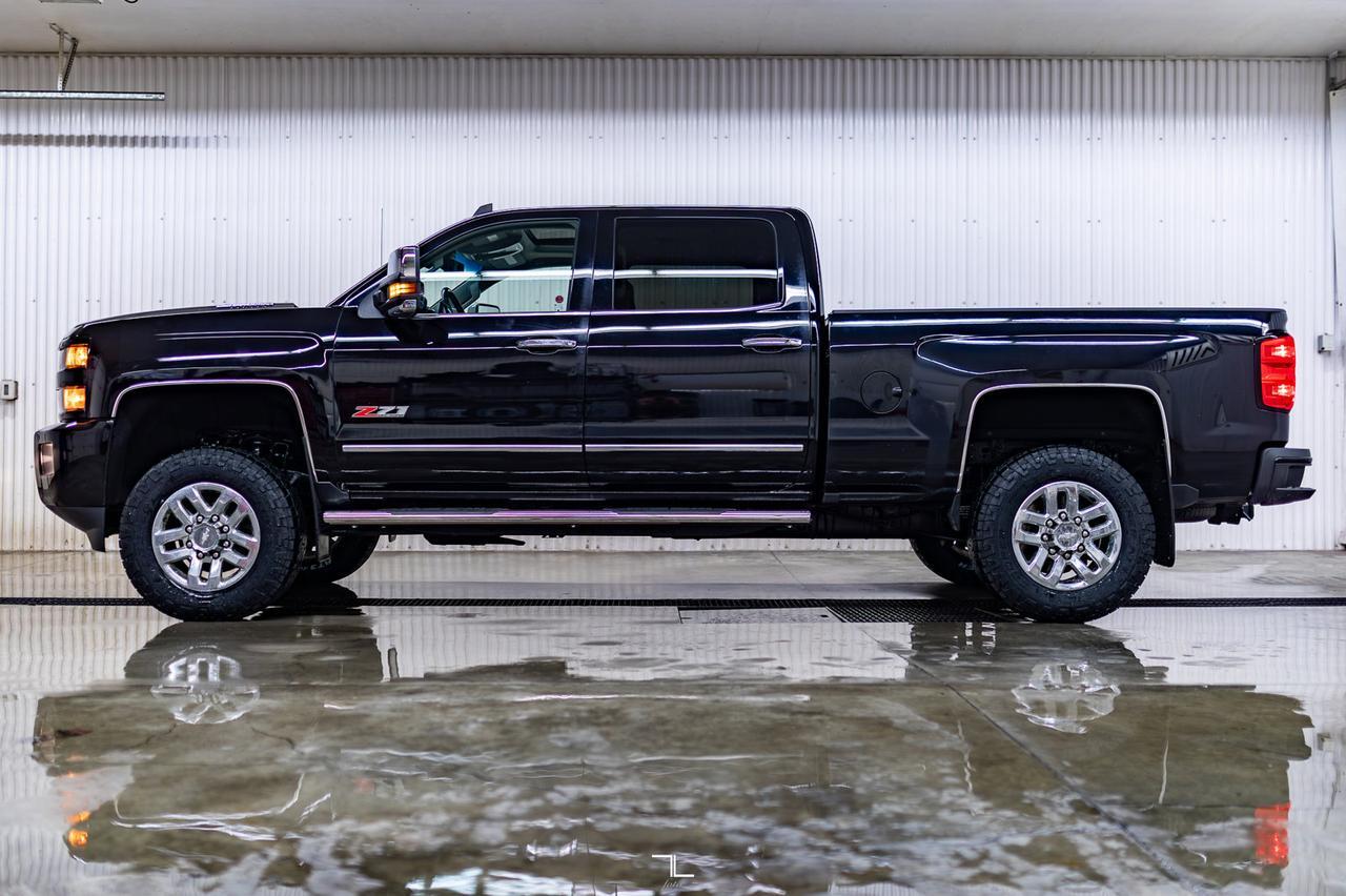 2016 Chevrolet Silverado 3500HD 4x4 Crew Cab LTZ Z71 Diesel Leather Roof Nav Red Deer AB