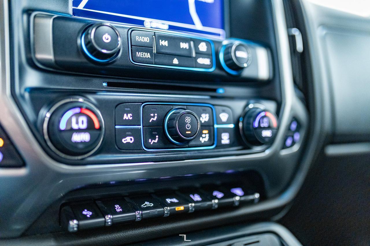 2016 Chevrolet Silverado 3500HD 4x4 Crew Cab LTZ Z71 Diesel Leather Roof Nav Red Deer AB