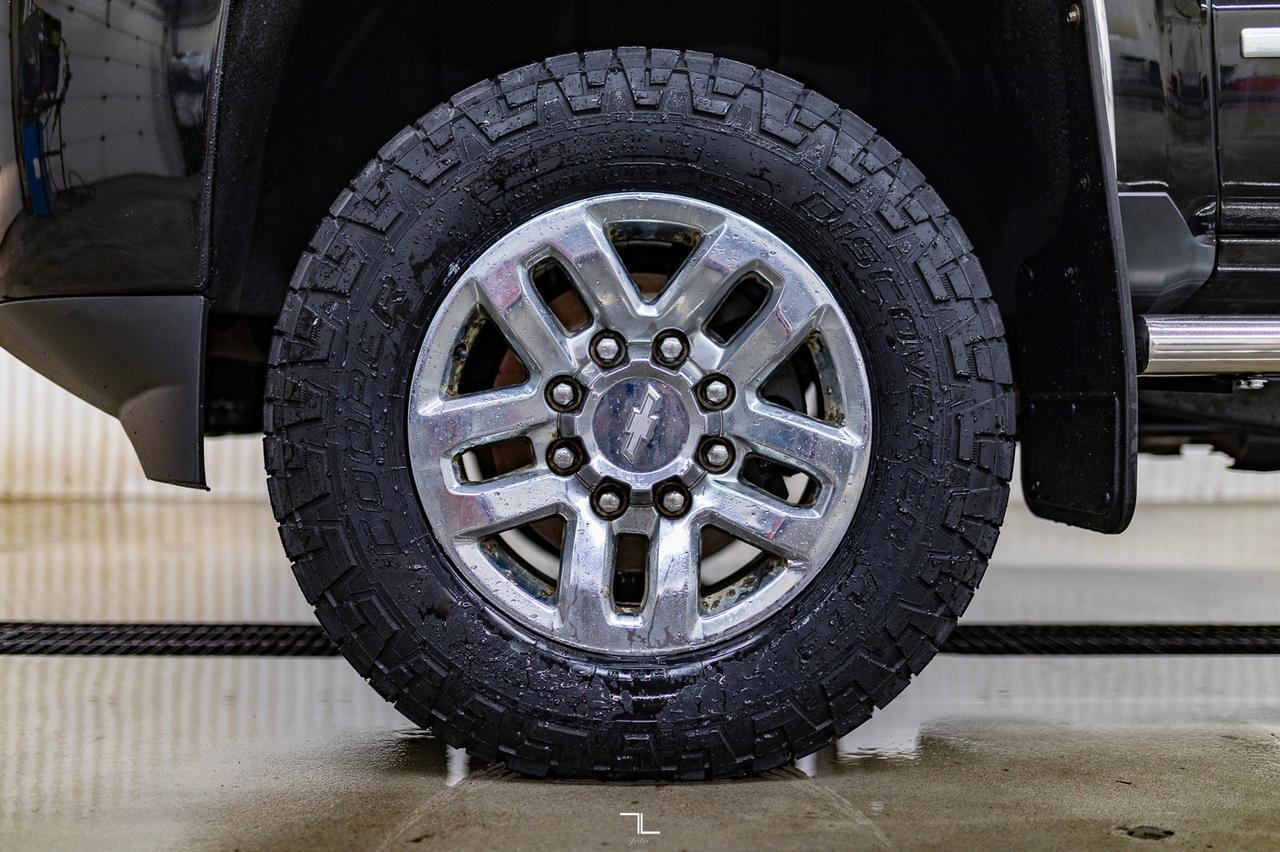 2016 Chevrolet Silverado 3500HD 4x4 Crew Cab LTZ Z71 Diesel Leather Roof Nav Red Deer AB