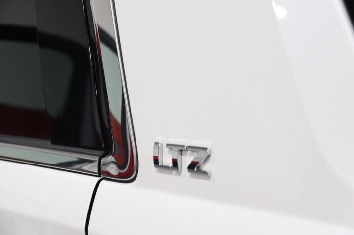 2016 Chevrolet Tahoe LTZ photo 32